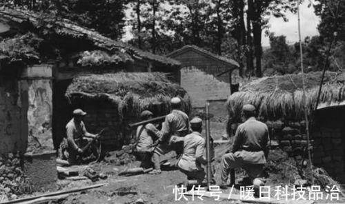 1944年收复腾冲老照片, 中国士兵发射火焰烧死碉堡内所有日寇