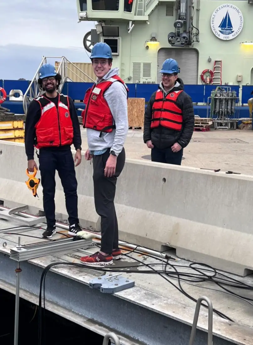 Underwater-Communications-Researchers-at-Woods-Hole-Institute.webp